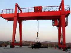 龙门吊的分层涂装施工 